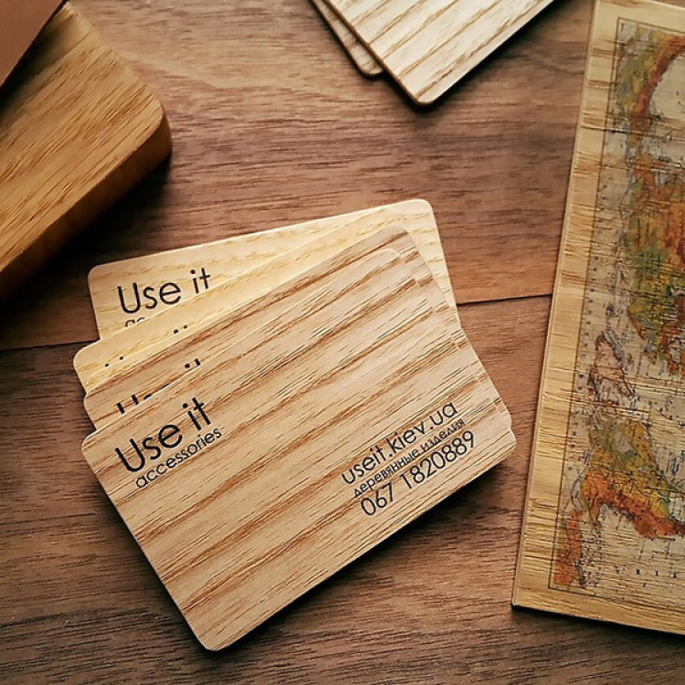 Carte de visite en bois